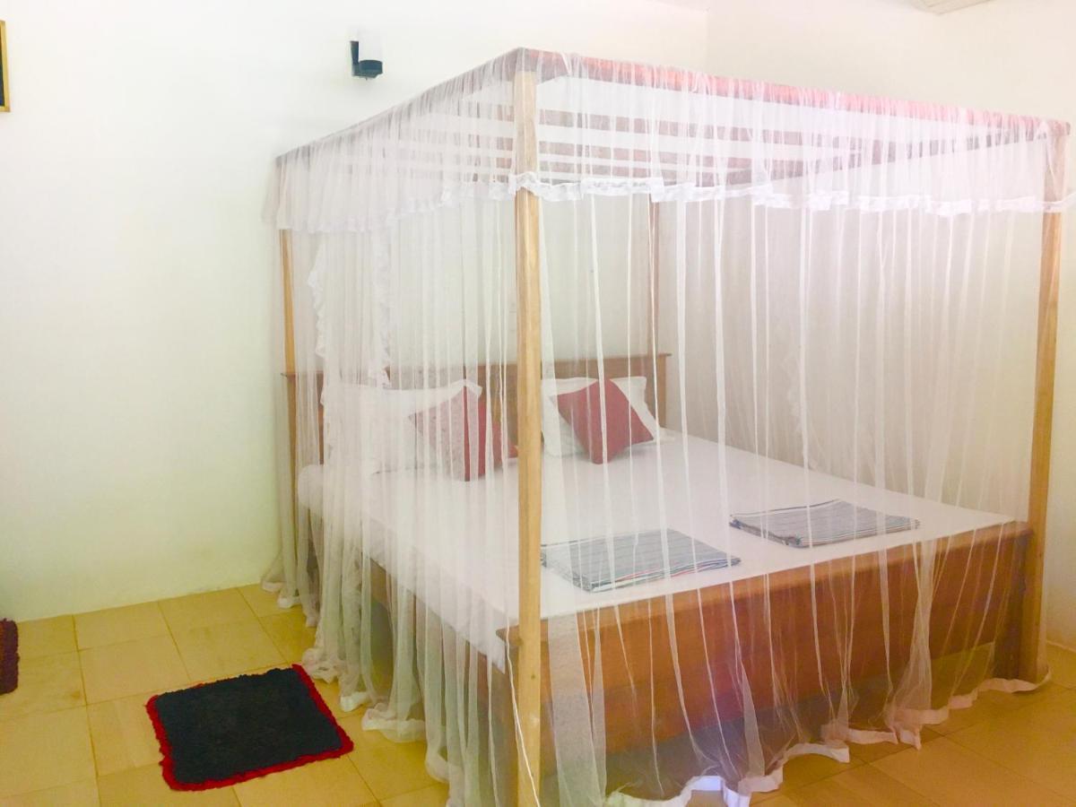 Arachchi Guest House Mirissa Exterior photo
